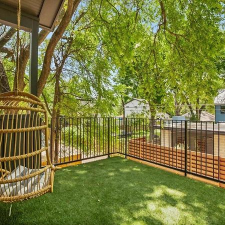 Super Stunning Back House W Terrace In East Chavez Villa Austin Exterior photo